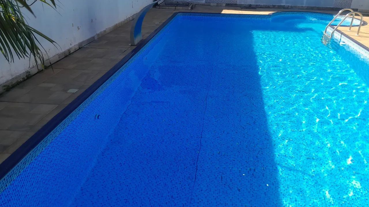 LIMPEZA E CONSERVAÇÃO DE PISCINAS
