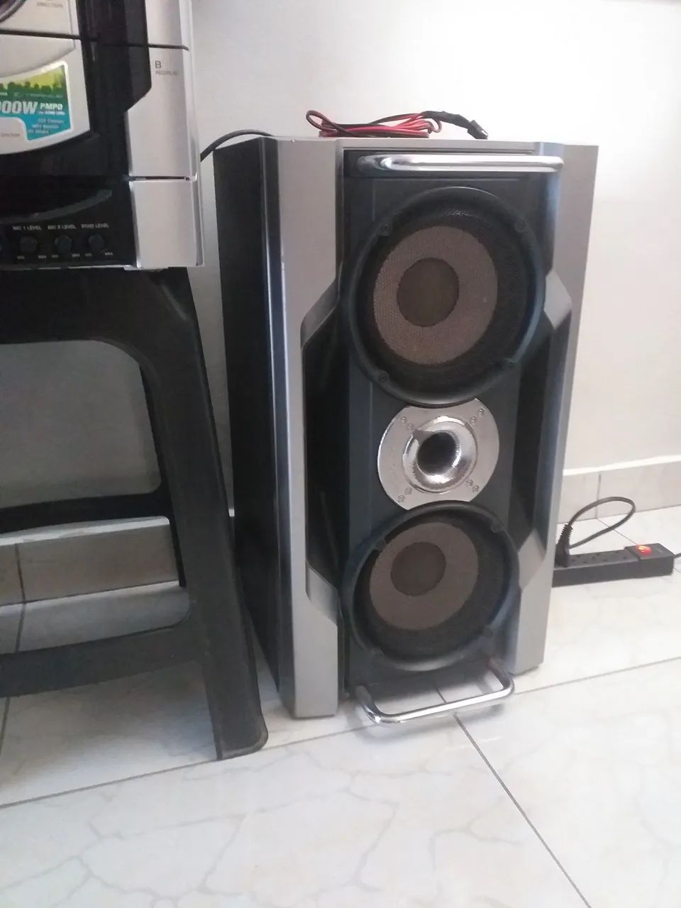 Vendo aparelho de som sony com controle e duas caixas grande ...