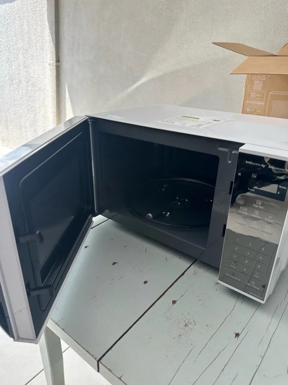 Microondas Panasonic 21 Litros novo - Foto 4