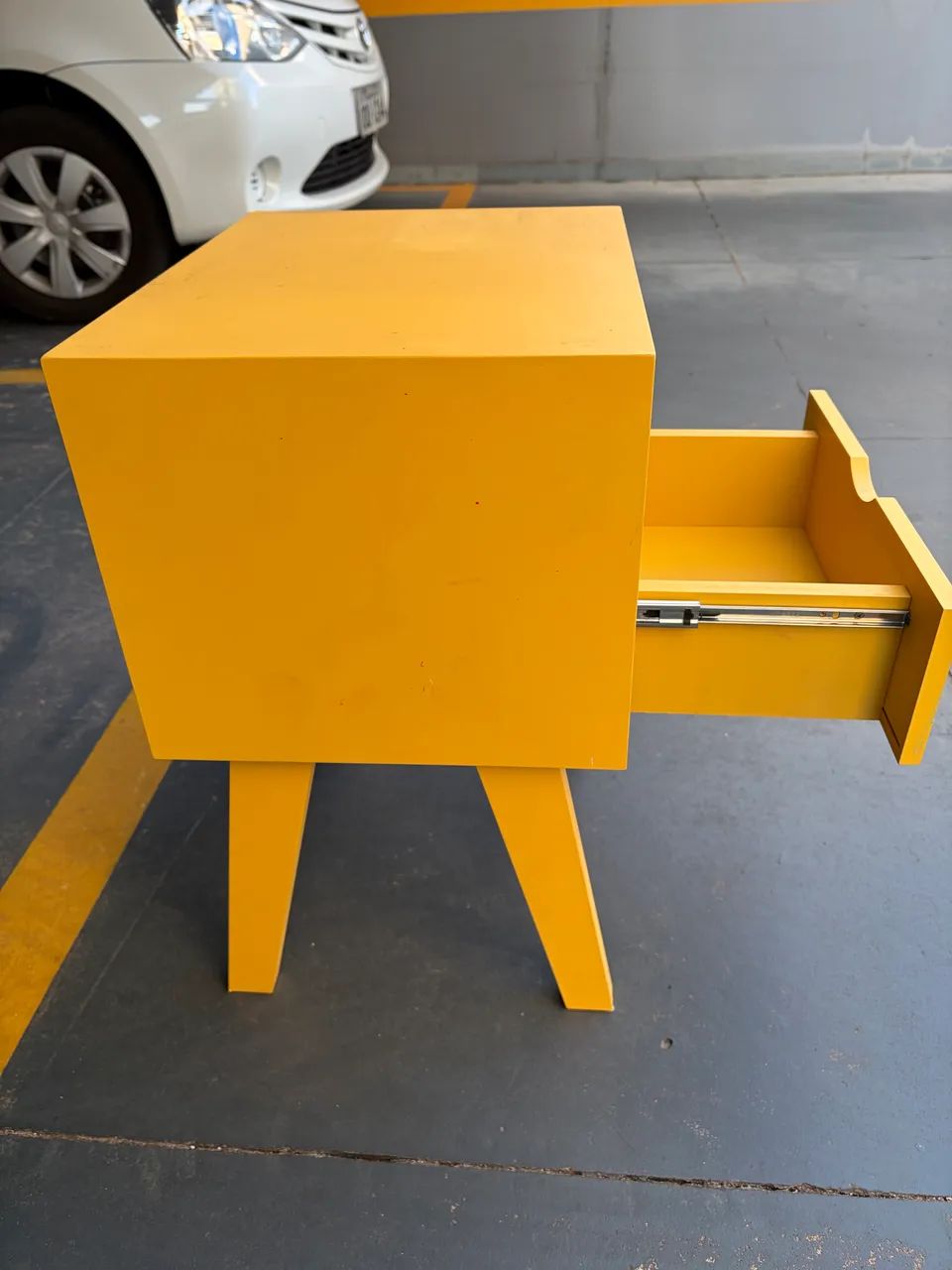 Mesa de Cabeceira Com Gaveta - Foto 3
