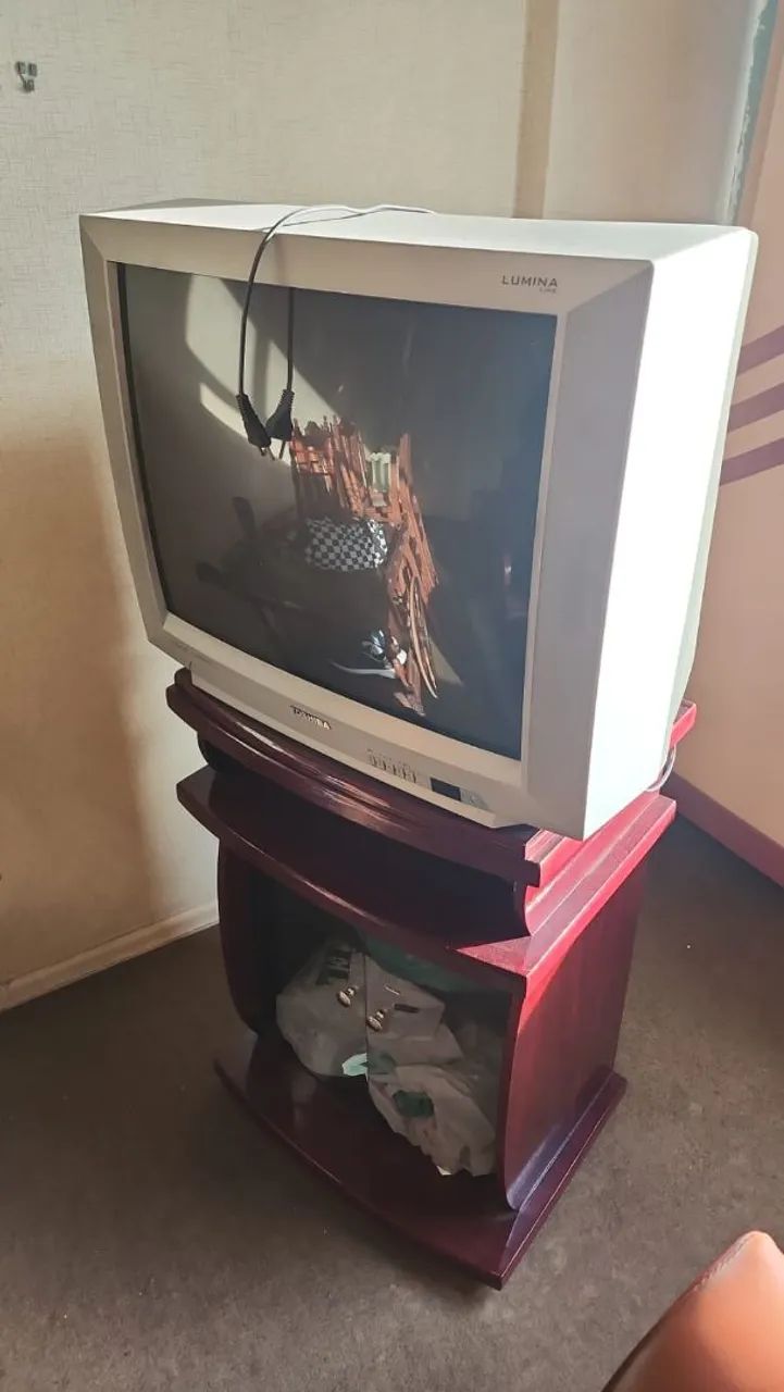 Vendo tv com escrivaninha  - Foto 4