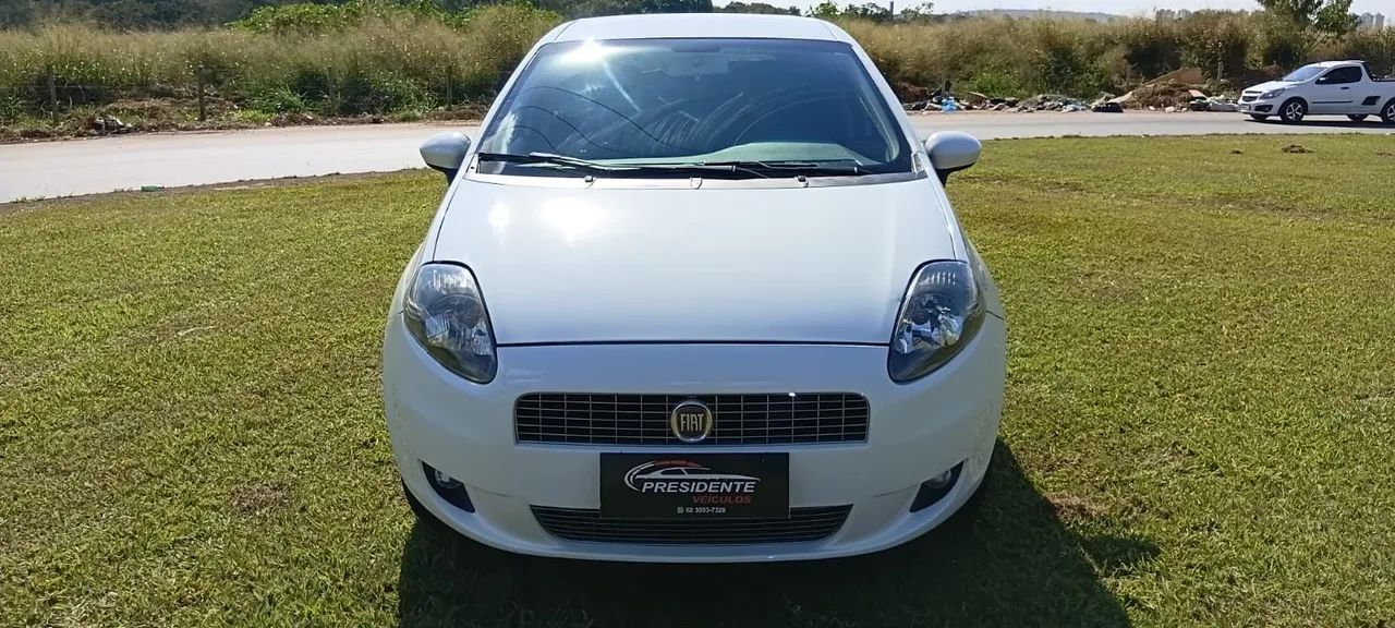 Fiat Punto Punto ATTRACTIVE 1.4 Fire Flex 8V 5p 2012