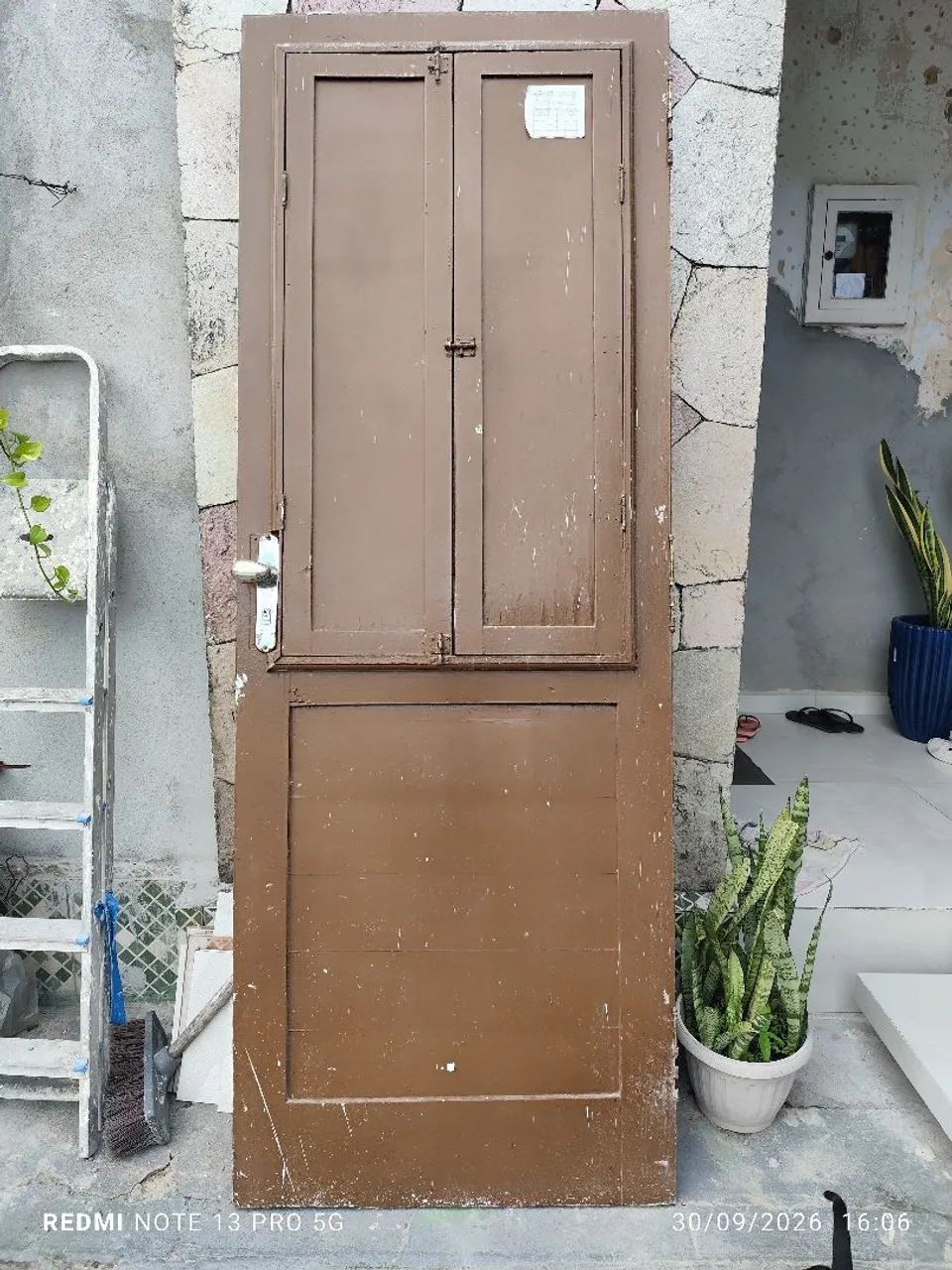 Vendo duas portas de madeira de Maciça  - Foto 2
