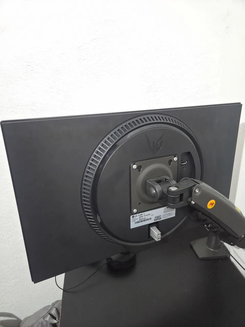 MONITOR LG 180HZ COM BRAÇO ARTICULADO - Foto 3