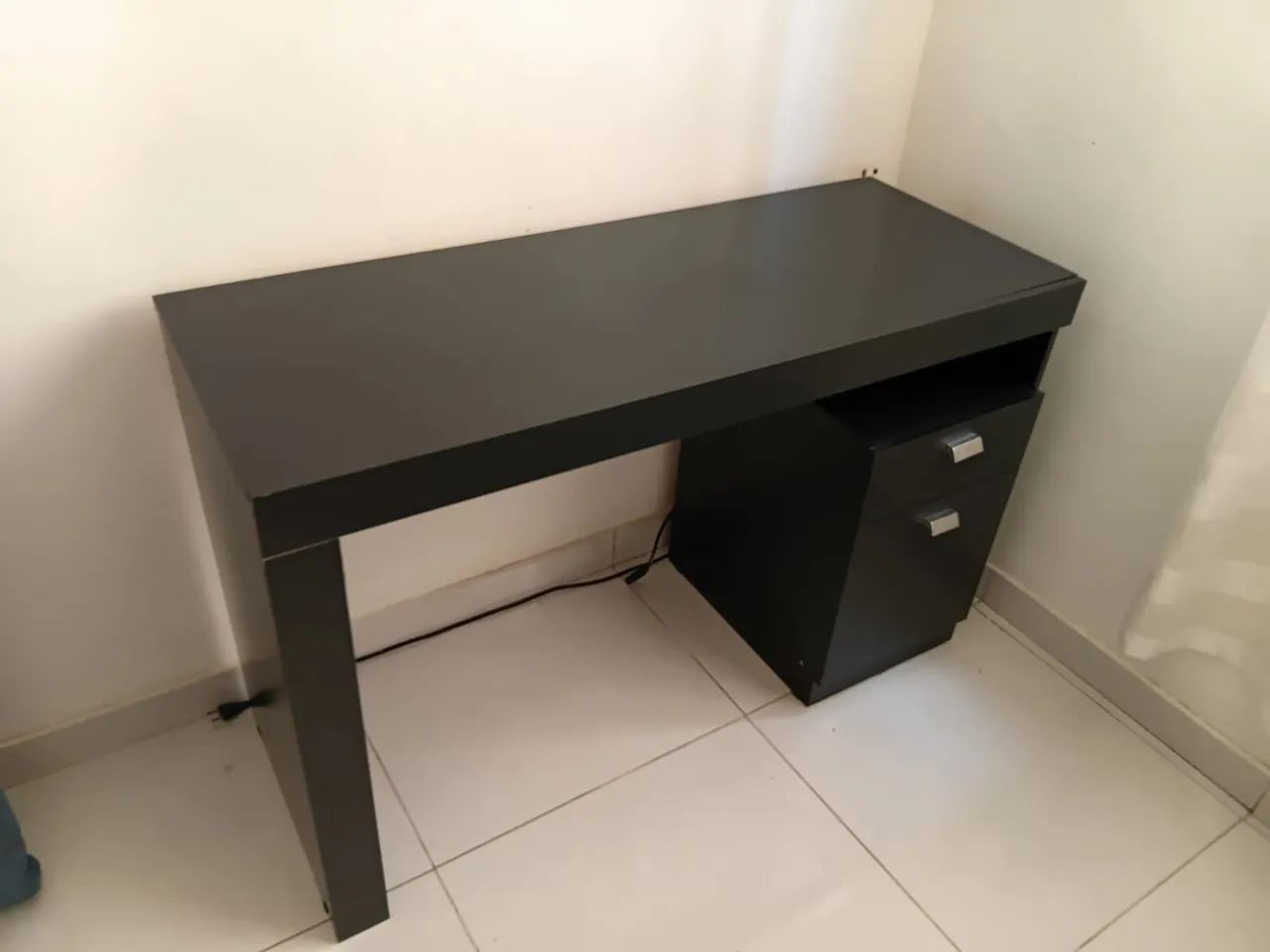 Mesa de escritório com gavetas  - Foto 2