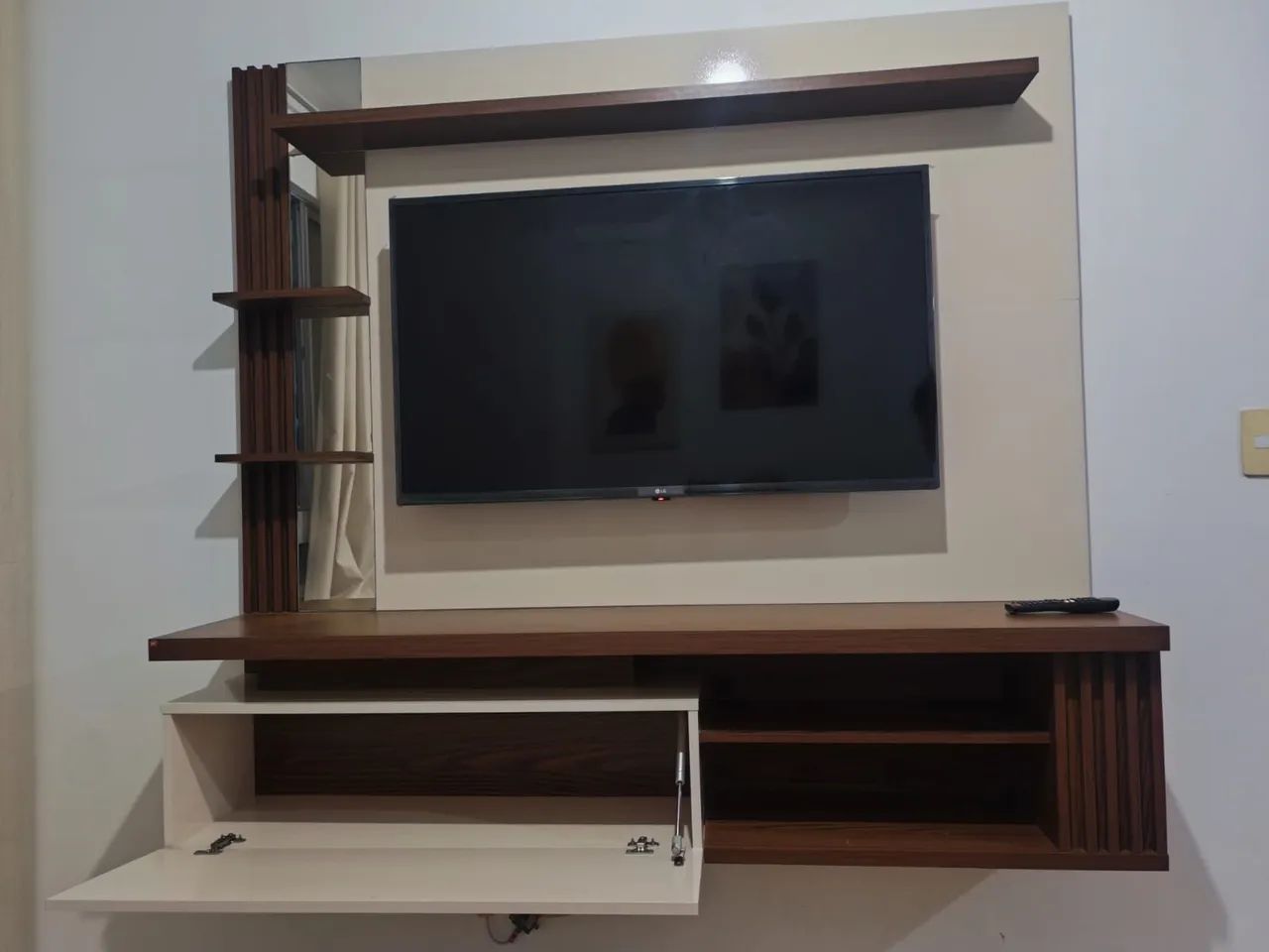 Rack com painel suspenso p/ tv até 55 polegadas 