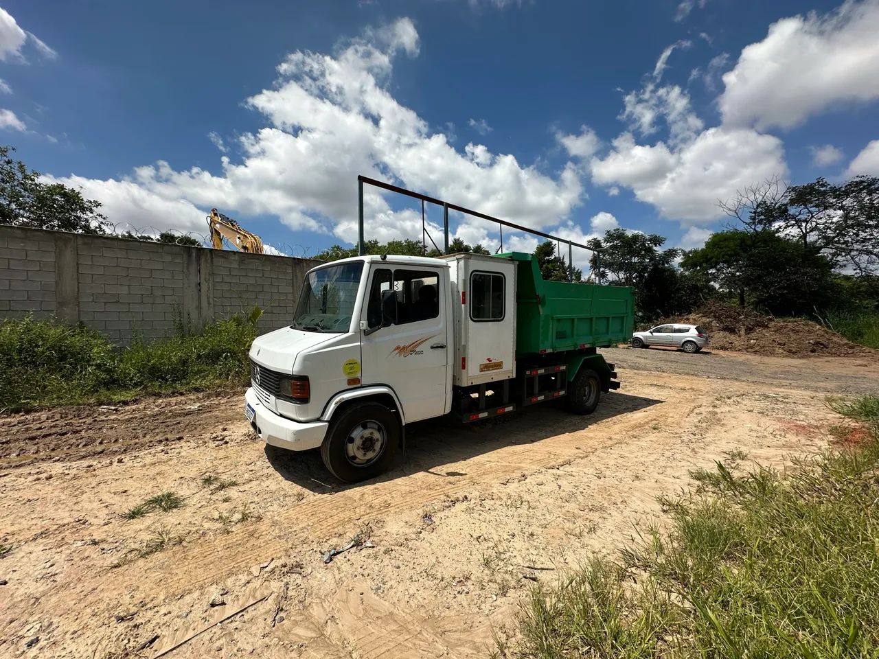 Caminhão Mercedes-Benz 710 Plus 2009 