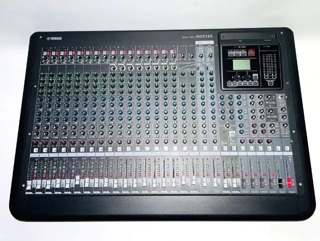 YAMAHA MESA MGP24X,
