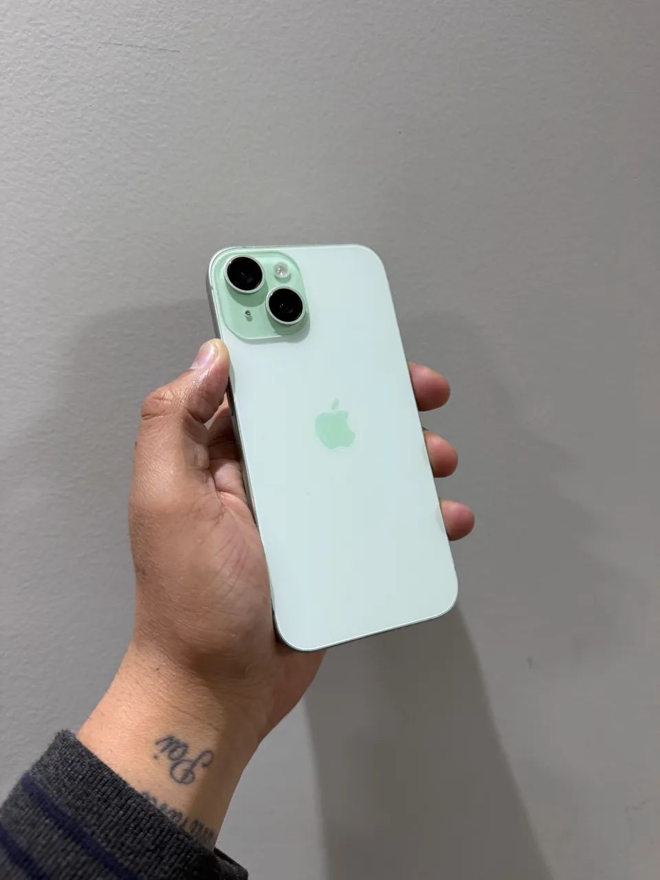 iPhone 15 verde 128g 96% - oportunidade  - Foto 3