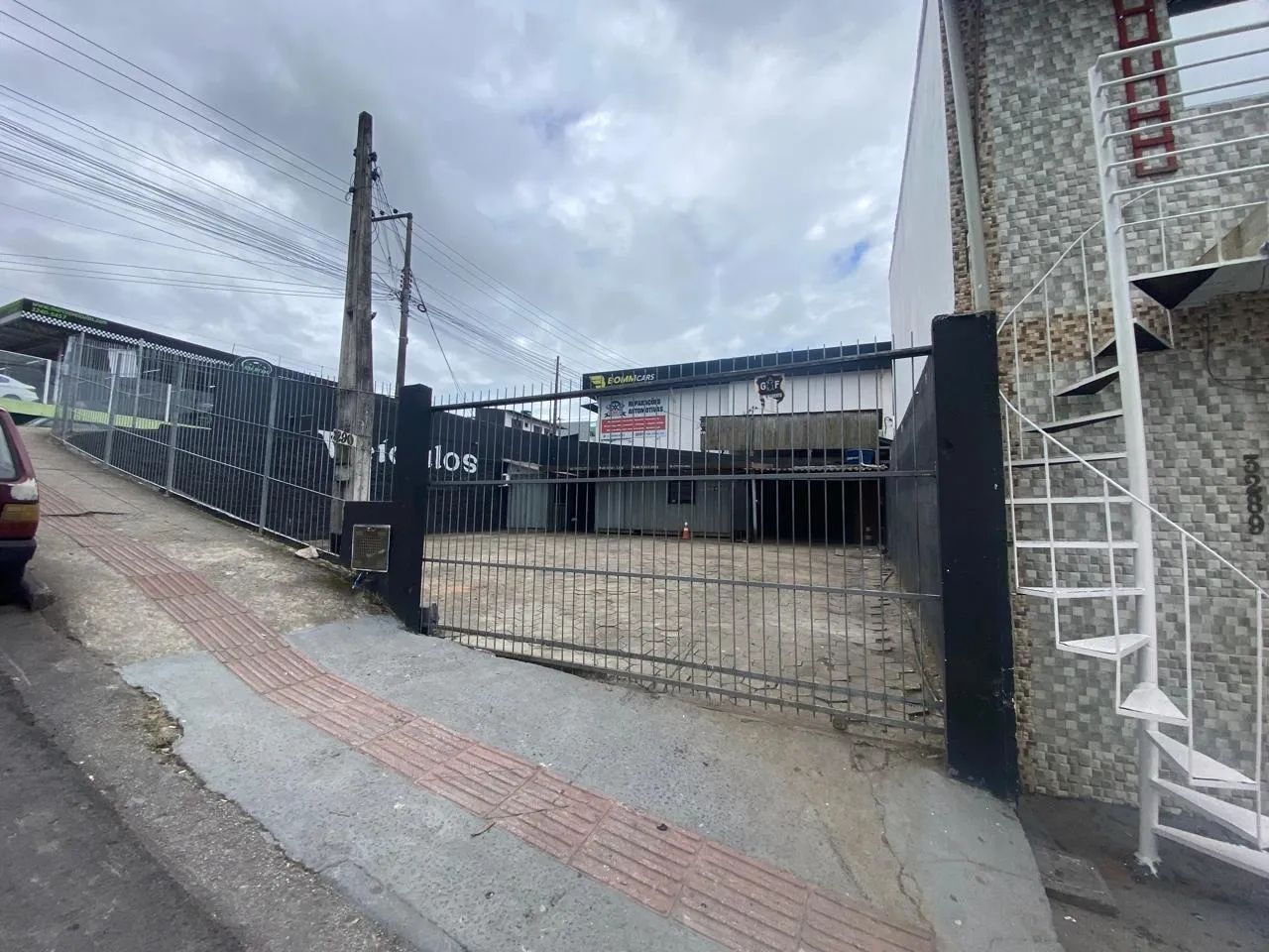 Terreno Comercial com Escritório para Locação em São José/SC