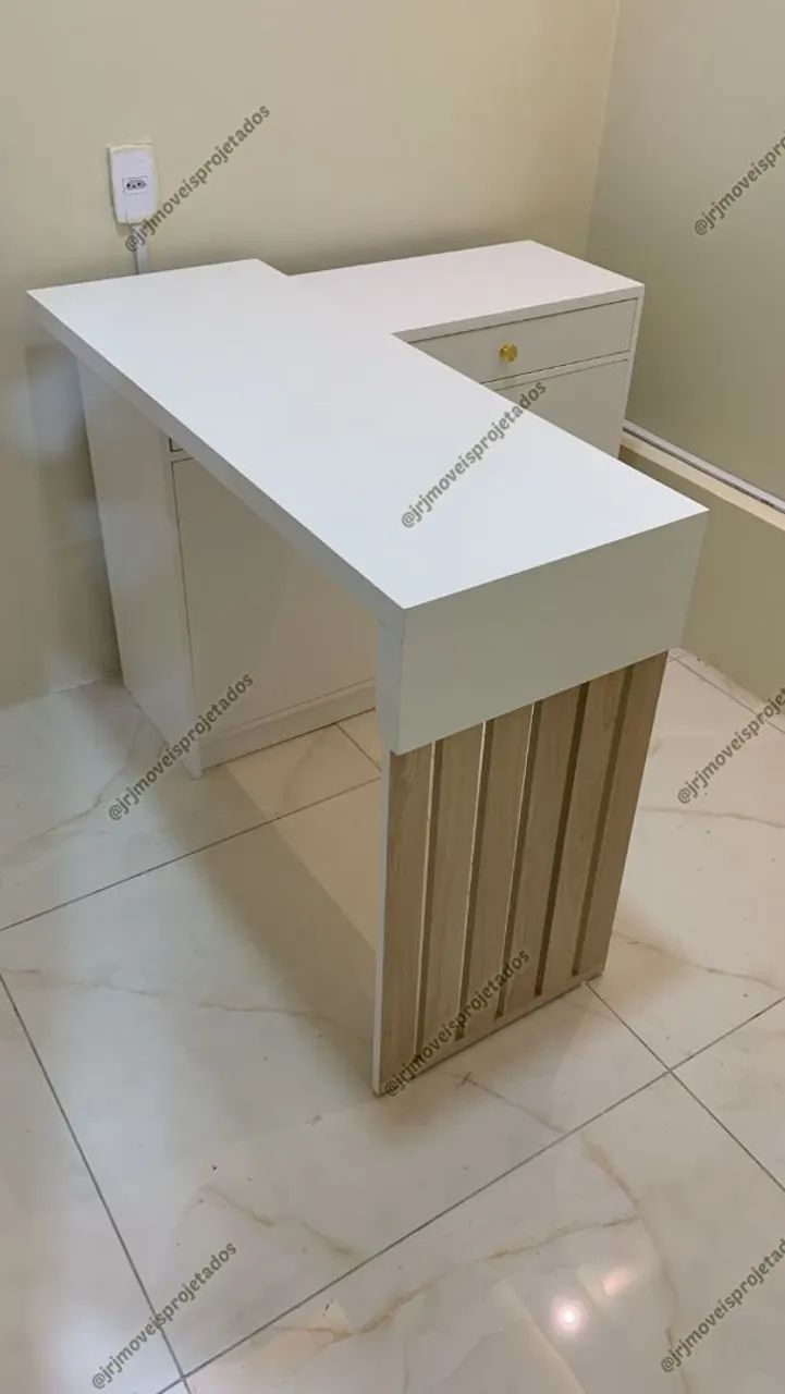L-Shaped Reception Desk for Clinics and Offices – Direct from Factory