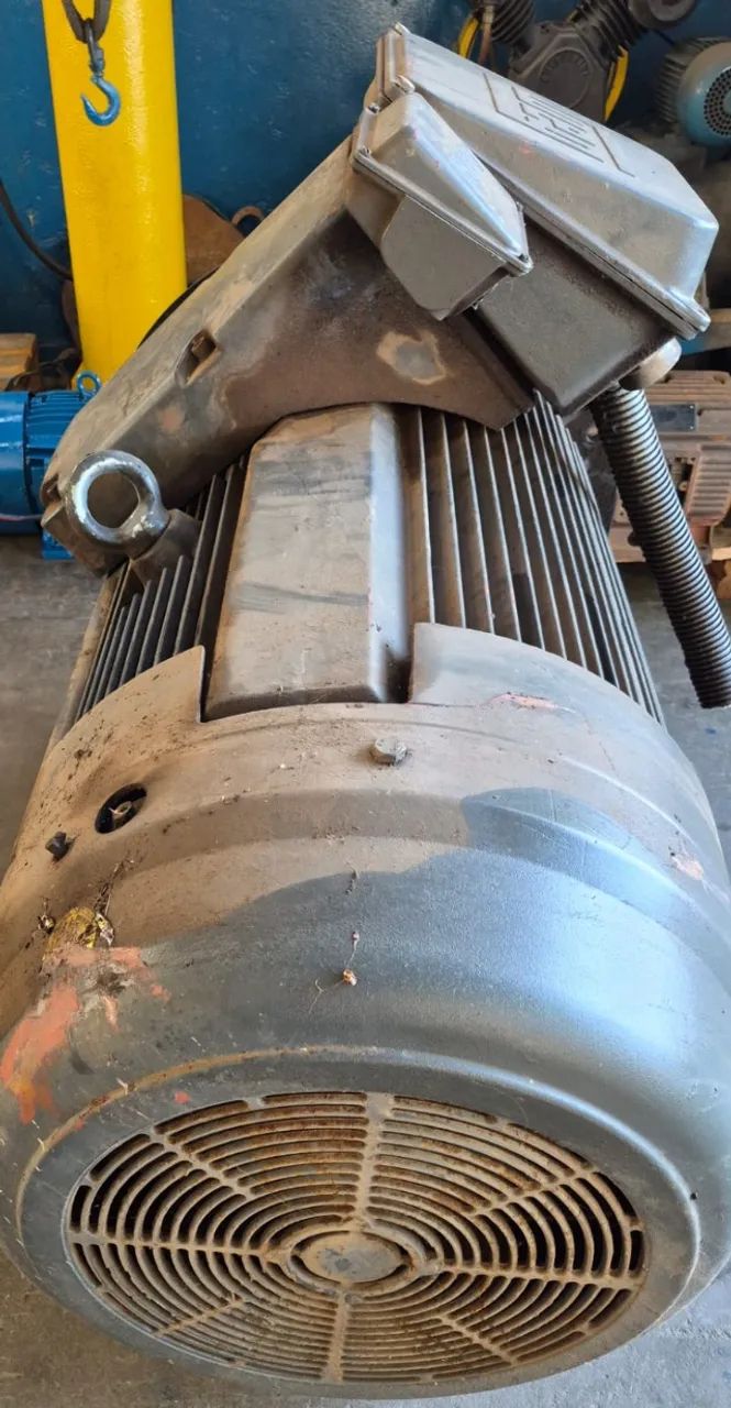 VENDO MOTOR COMPRESSOR 300 CV 4 POLOS WEG - Foto 5