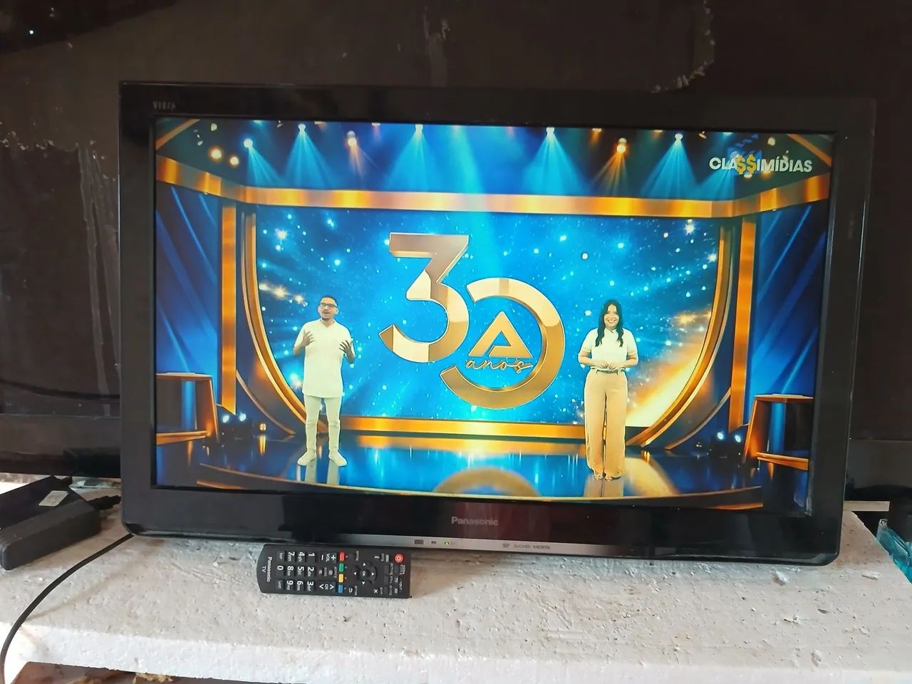 Tv Panasonic 32 com garantia. 
