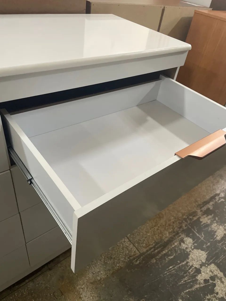 CÔMODA NOVA ENTREGA E MONTAGEM POR NOSSA CONTA  - Foto 2