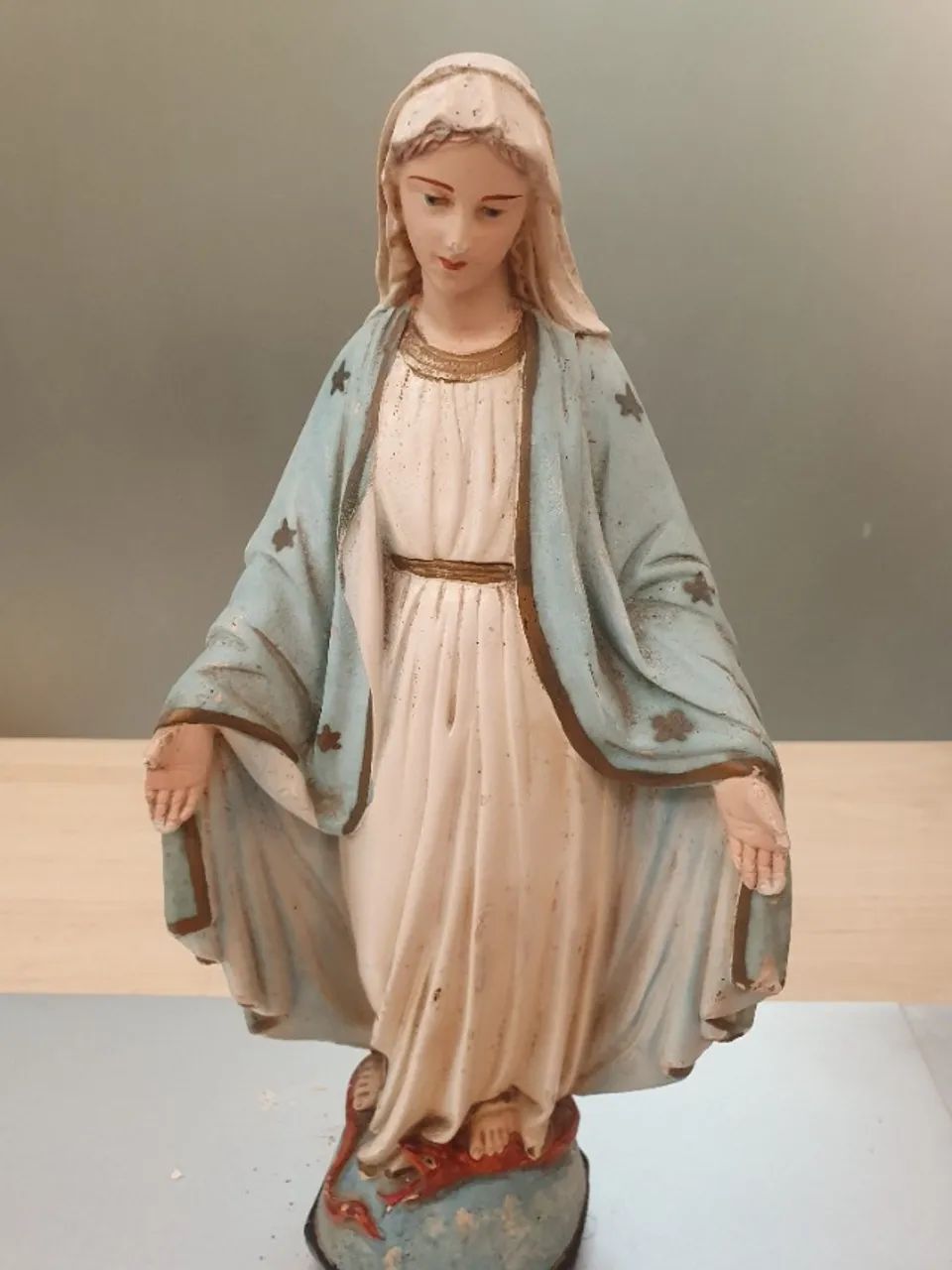 Nossa Senhora Das Graças em Gesso Maciço com 30cm