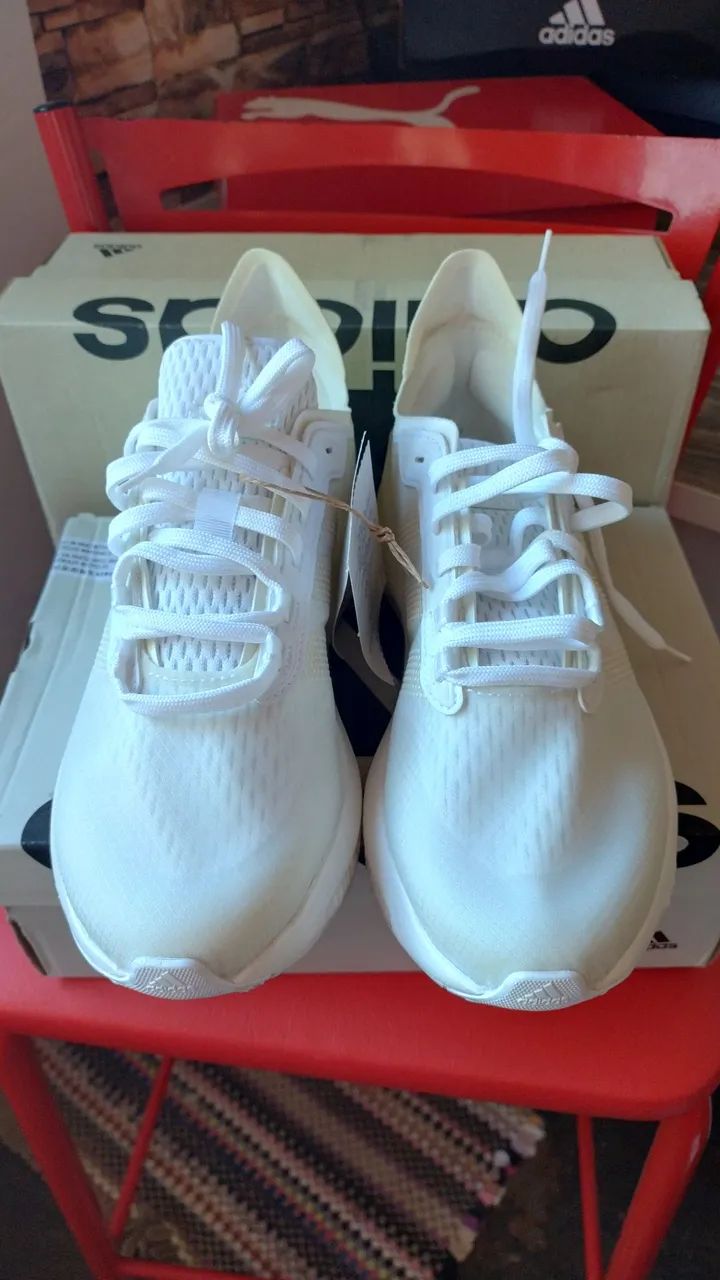 Tênis Adidas Avryn Boost e Bounce branco 35 - Foto 3