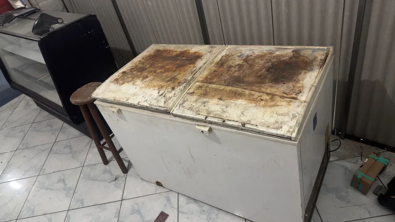 Freezer horizontal funcionando- feio