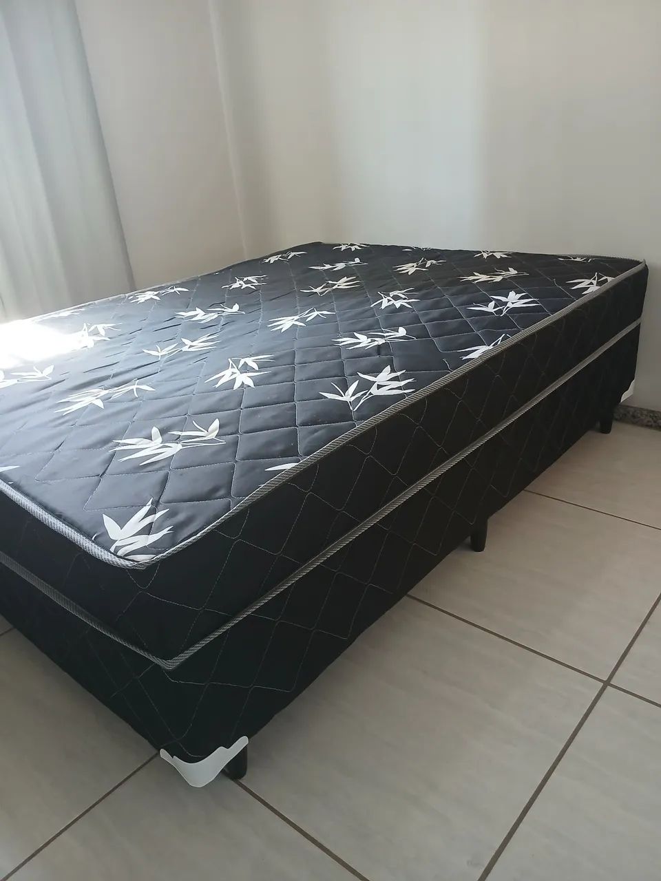 Geladeira, cama e armário  - Foto 5