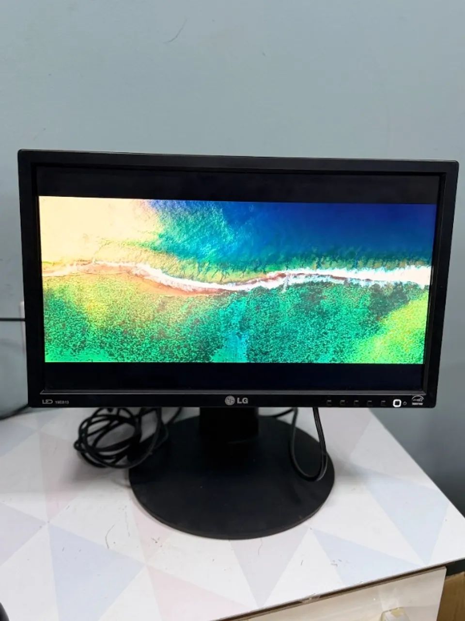 Monitor LG 19 Polegadas E19B13P-B LED Entradas DVI e VGA - Foto 4