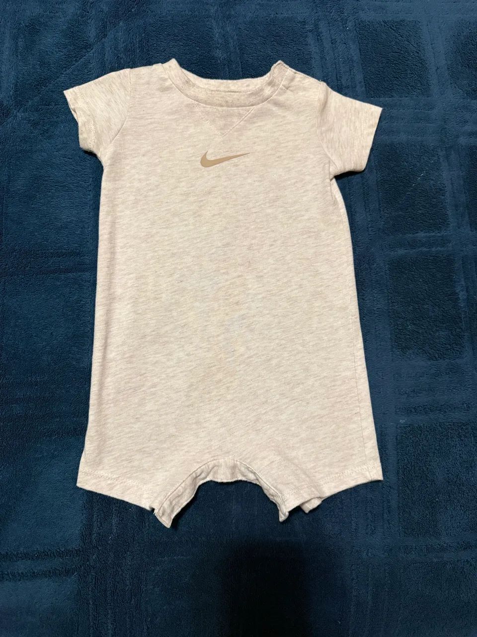 Macacão Nike 6 meses - R$ 20,00 cada