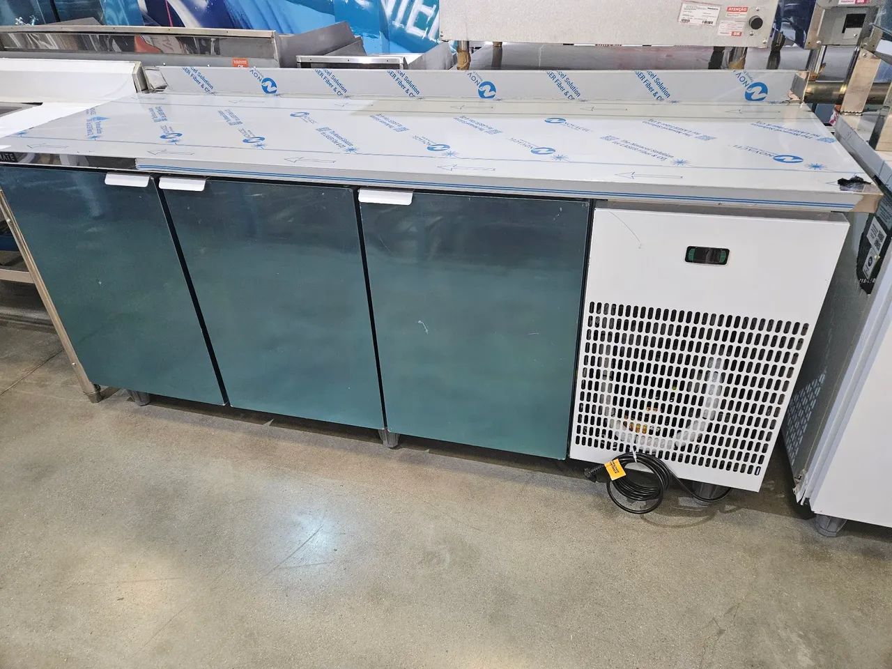 balcão de preparo refrigerado inox 2 metros - novo