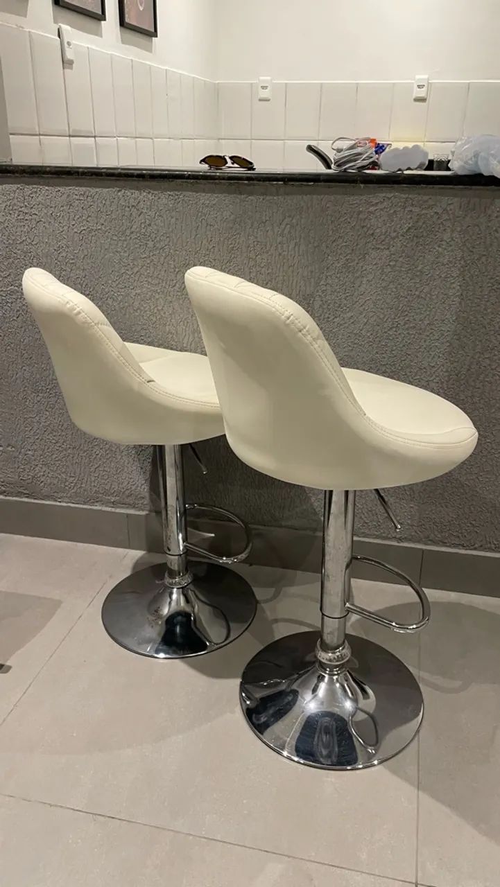 2 BANQUETAS EM COURO LUXO - Foto 2