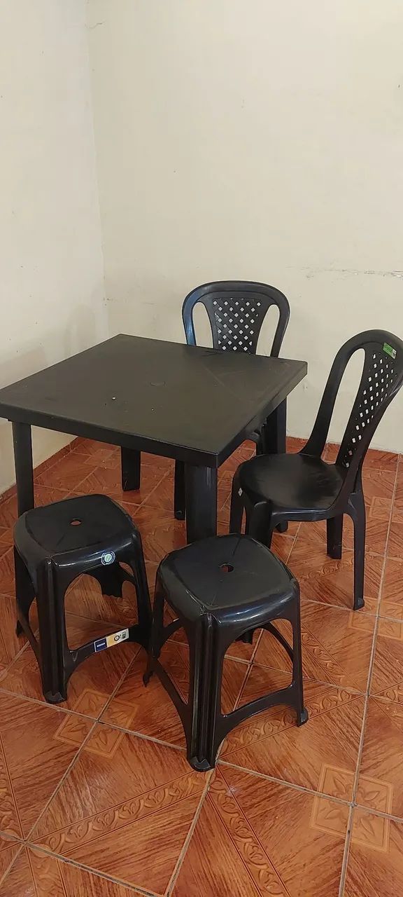 Mesa com cadeiras 