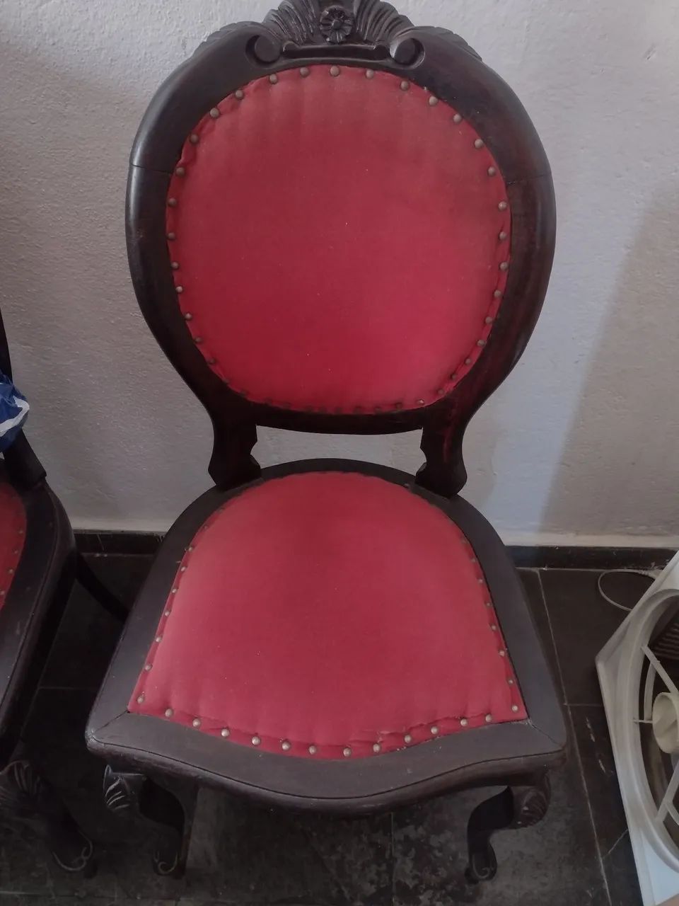 Vendo 4 cadeiras de madeira de lei