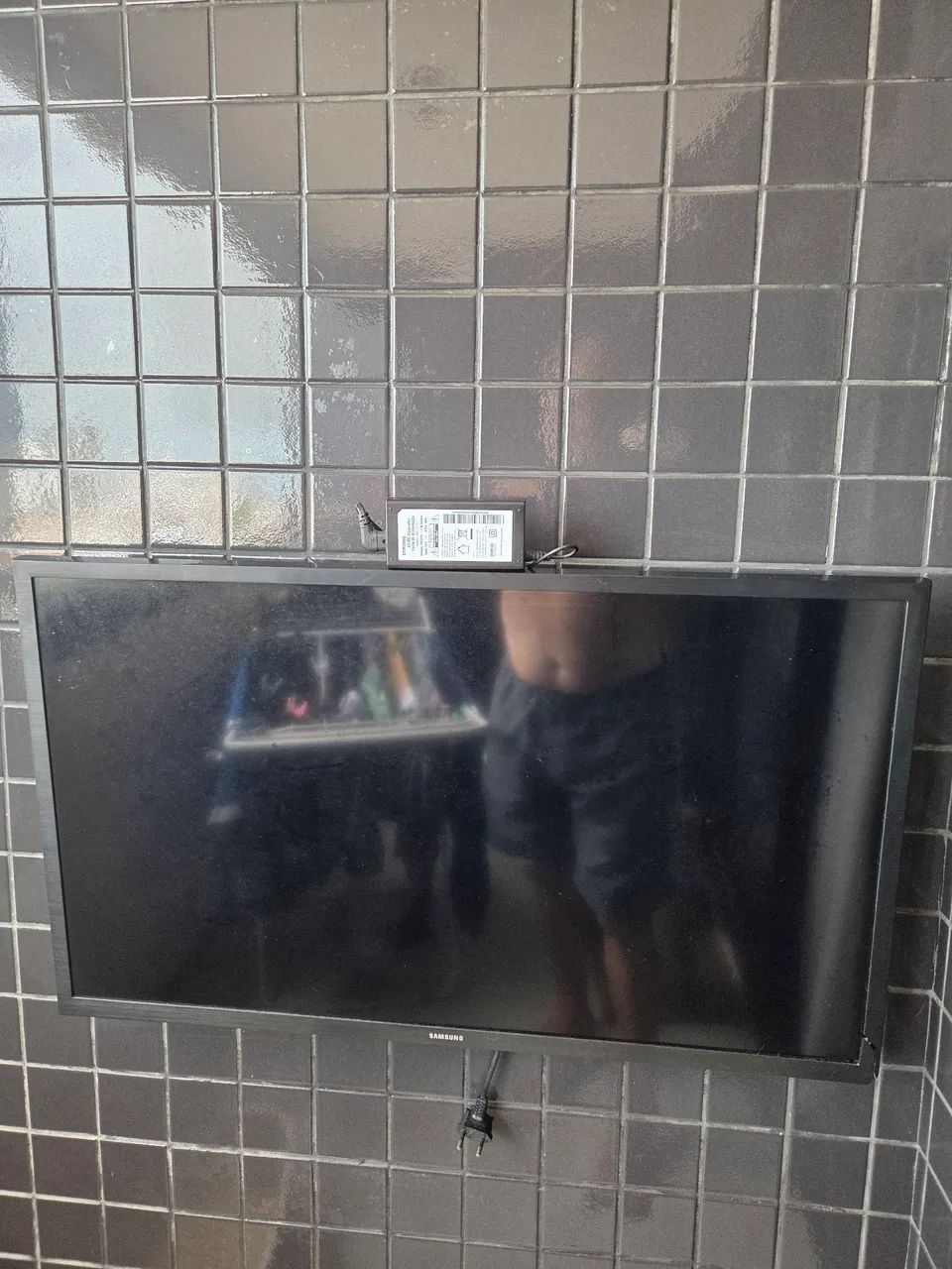 TV SAMSUNG 32 POLEGADAS. TELA QUEBRADA