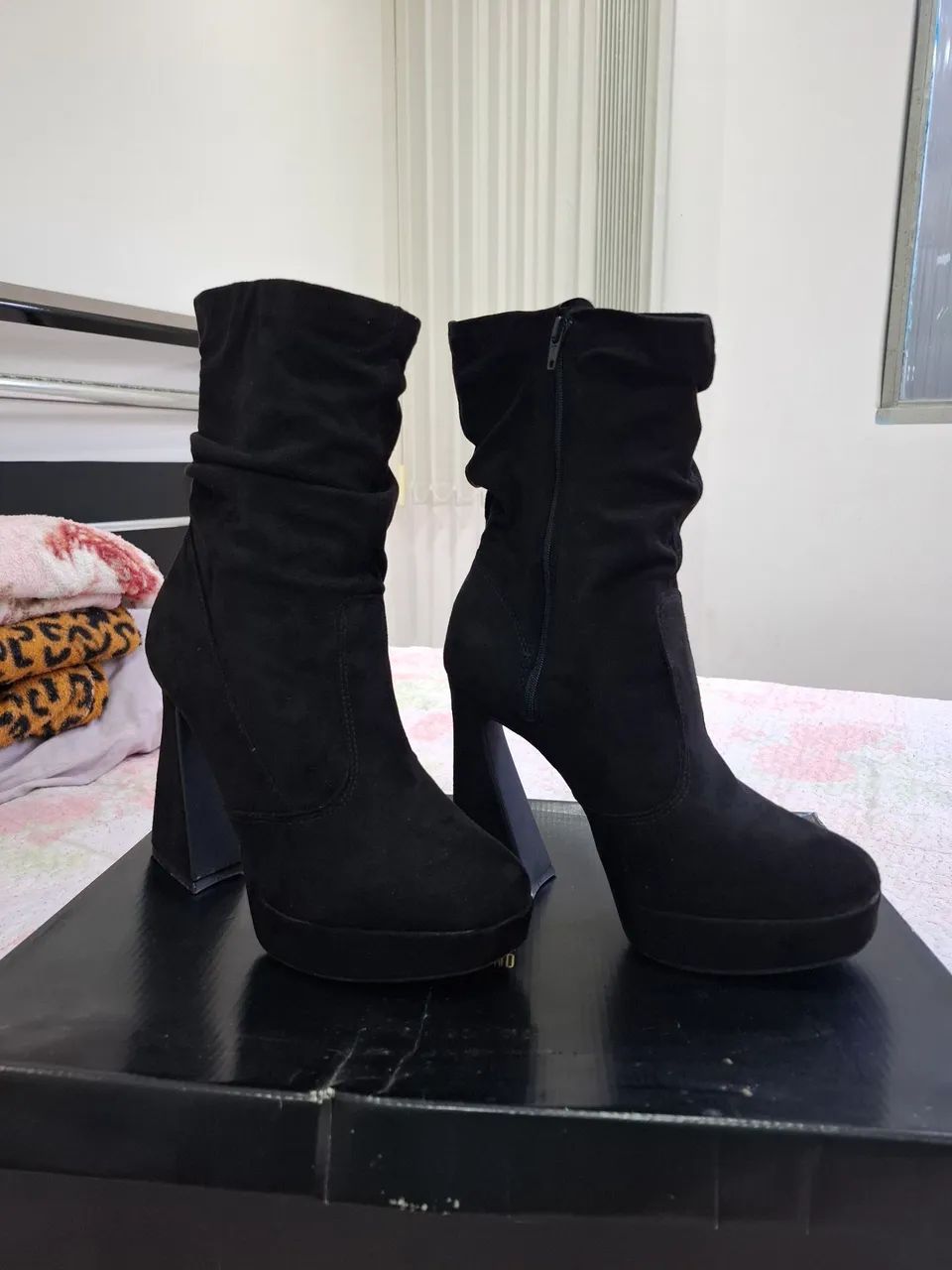 Vendo Bota seminova - Foto 4