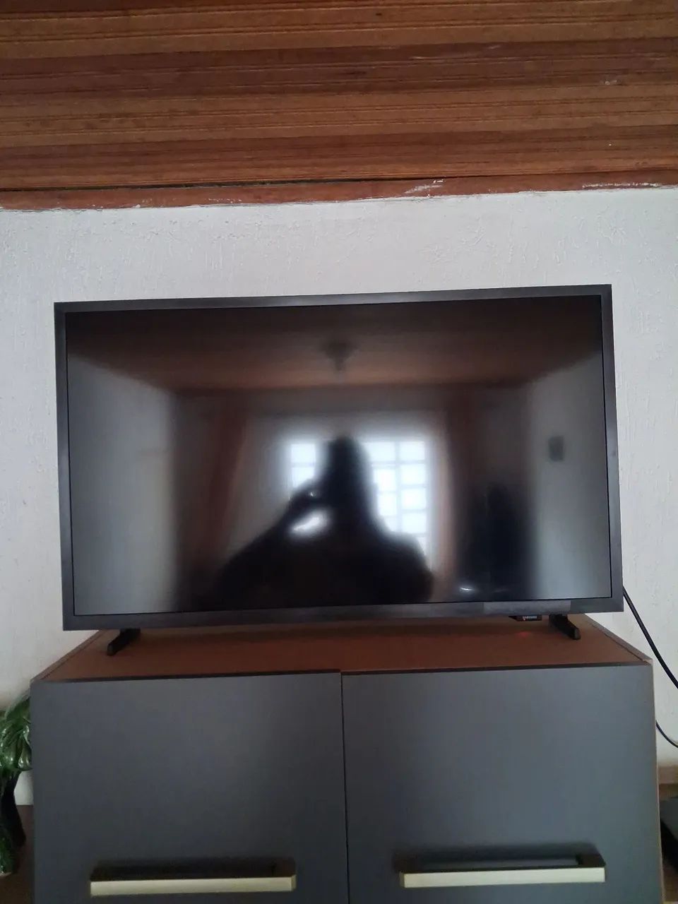 Vende-se uma Smart TV de 32 polegadas da marca Samsung 
