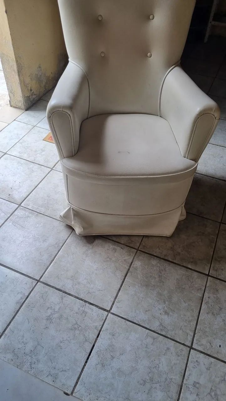 VENDO POLTRONA DO PAPAI EM CORINO BRANCA - Foto 5