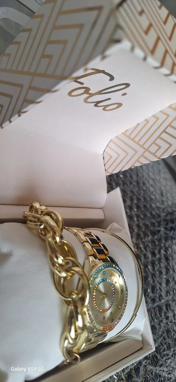 Relogio de pedrinhas e pulseira doirada lindo promocao  - Foto 3