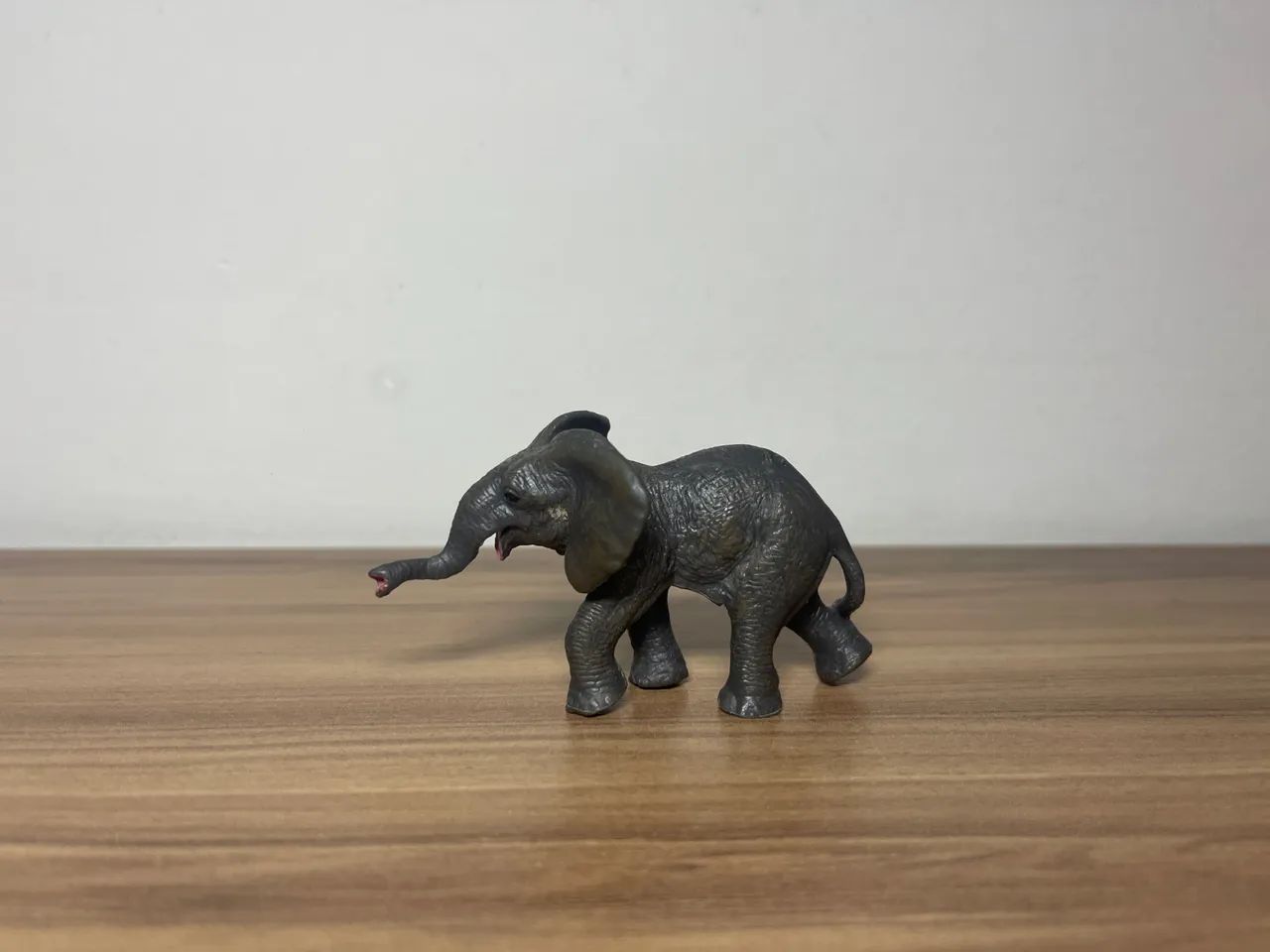 elefante de brinquedo  - Foto 5