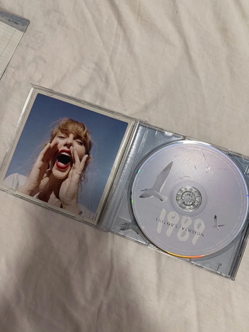CD 1989 (Taylor?s Version) ? Crystal Skies Blue Edition - Foto 3
