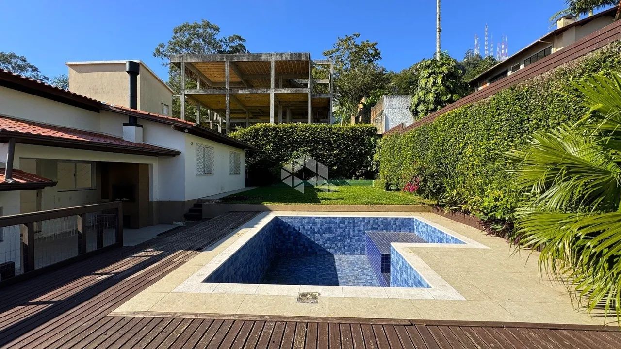 Casa com Piscina, 3 Quartos e Terreno de 494m², á venda, no Centro de Florianópolis - Foto 4