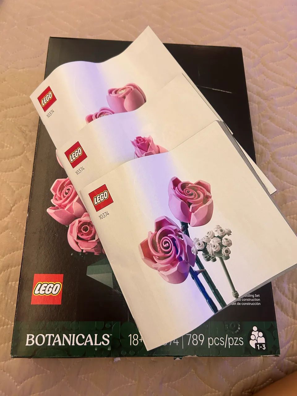LEGO Botanicals Buquê de Rosas 10374; kit de construção com 12 rosas e 4 ramos  - Foto 2