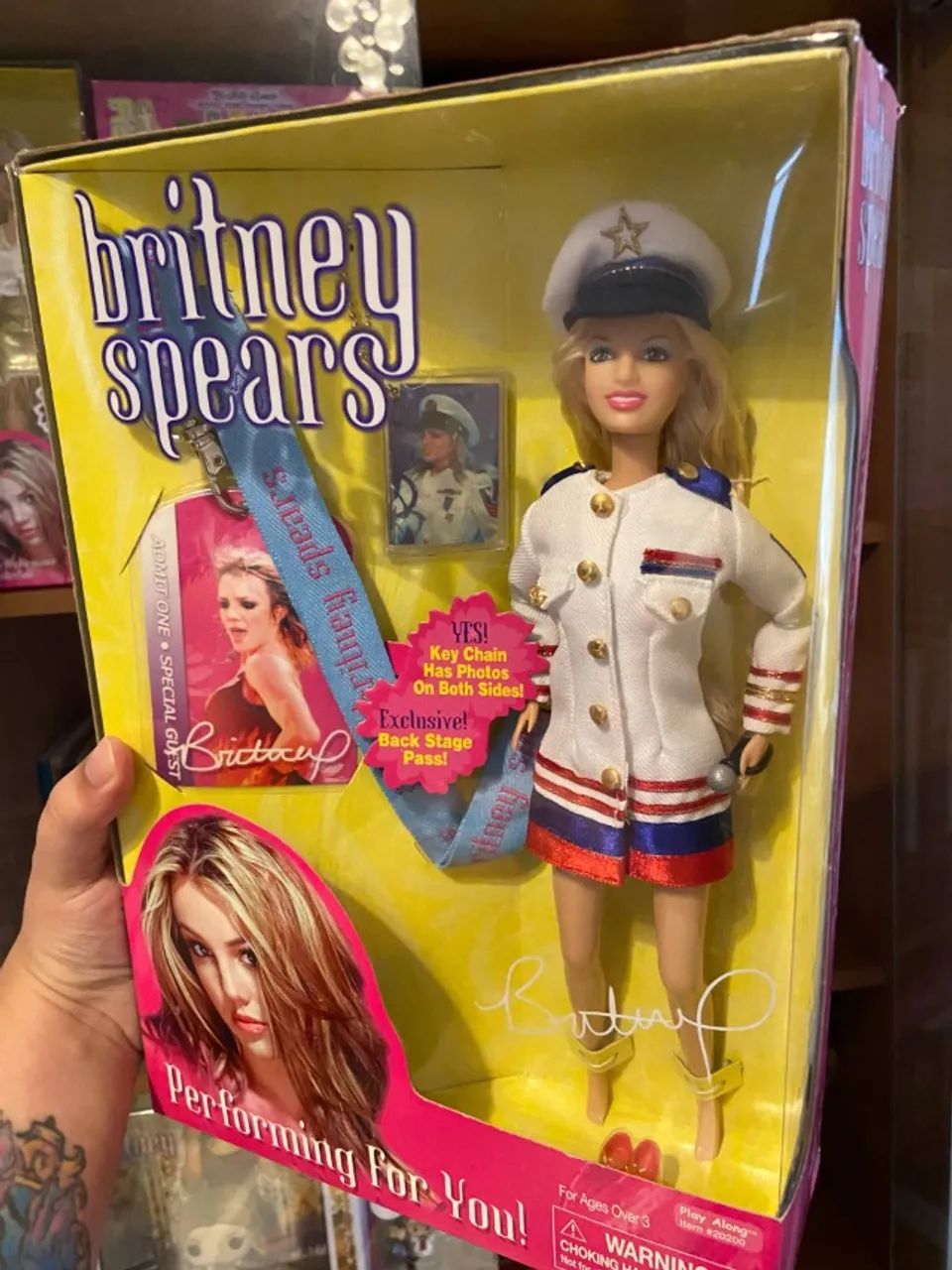 Boneca Britney Spears performance Lucky, da Oops!... I Did It Again Tour.