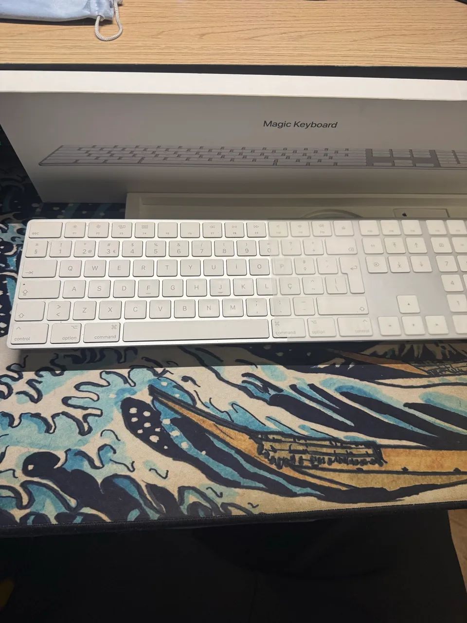 Apple Magic Keyboard 2 com Teclado Numérico - Completo na Caixa  - Foto 3