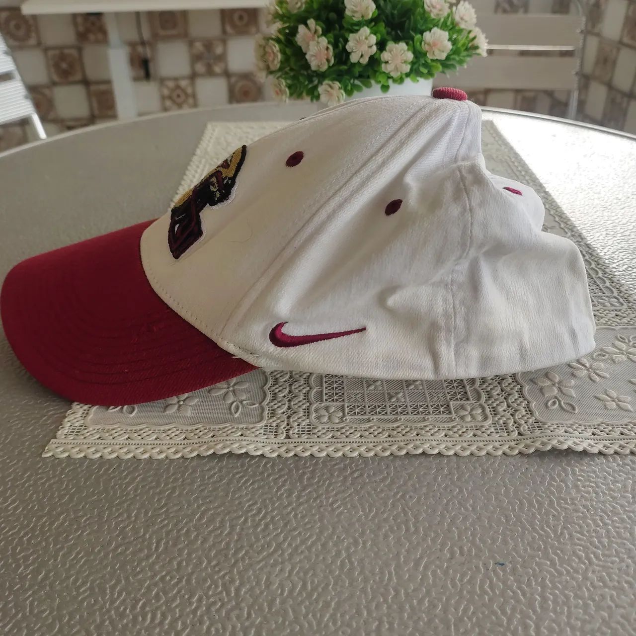 Boné marca Nike, novo, original, importado, tamanho reajustavell.