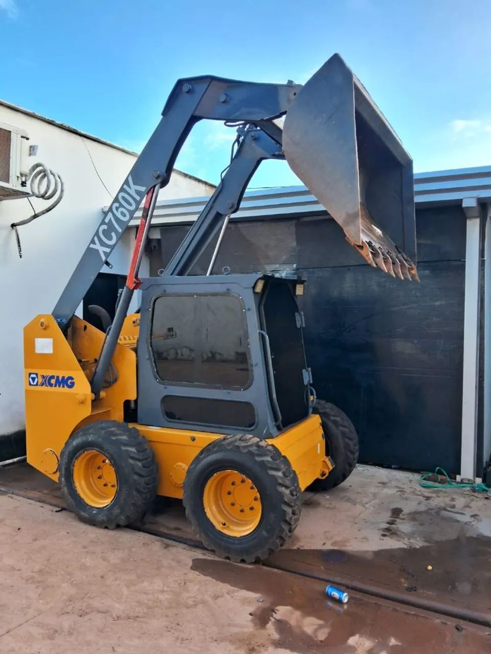 Mini Carregadeira XCMG (BOB CAT)
