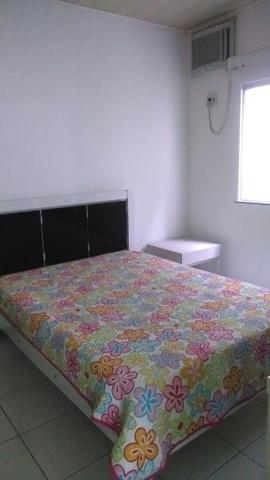 Alugo apartamento mobiliado - dois quartos com suíte e garagem coberta a 300m do Shopping - Foto 4