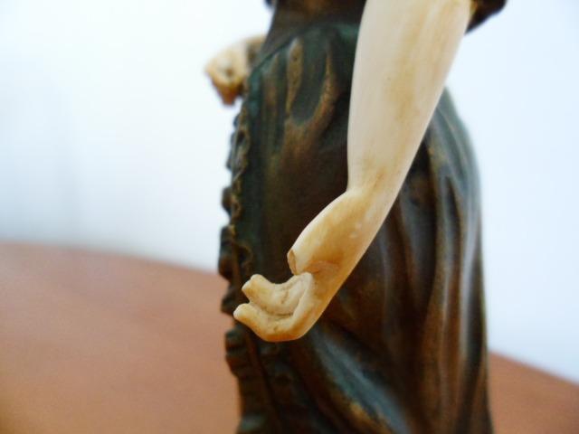 Natal - Maria Antonieta - Escultura em Bronze e Marfim sobre Pedestal - Foto 5