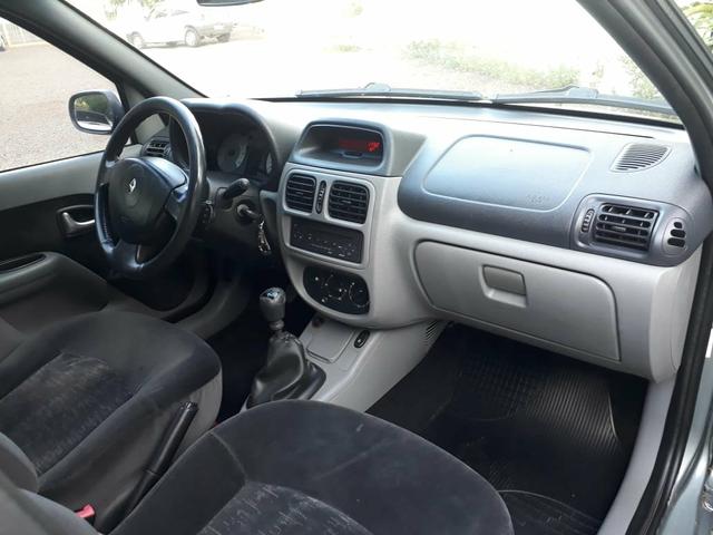 Clio 1.6 sedan completo (muito barato) - Foto 9