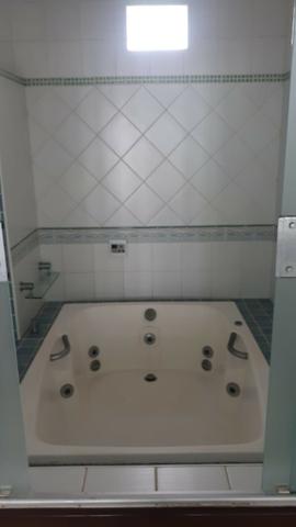 Casa com 5/4, 03 vagas e 250m² no Cond. Village Piatã - Foto 2