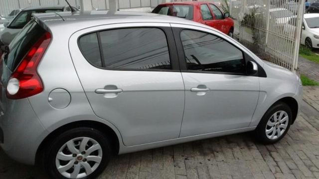 FIAT PALIO NOVA GERAÇÃO ATTRACTIVE 1.4 8V EVO FLEX Prata 2016/2017 - Foto 7
