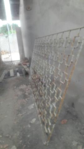 Duas grades reforçadas - Foto 3
