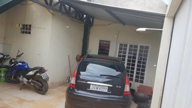 Vendo Sobrado sendo que a parte de baixo está alugada valor do imóvel 140 mil - Foto 2