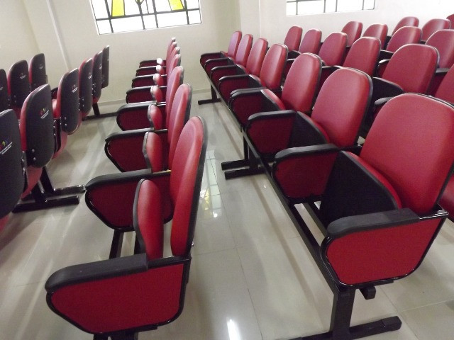 Cadeiras e Poltronas para Igrejas, Auditórios e Salas de Aula - Foto 5