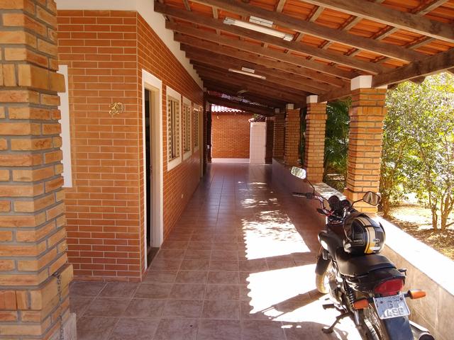 Chalé 4 dormitórios sendo 2suites, piscinas, ótimo condomínio